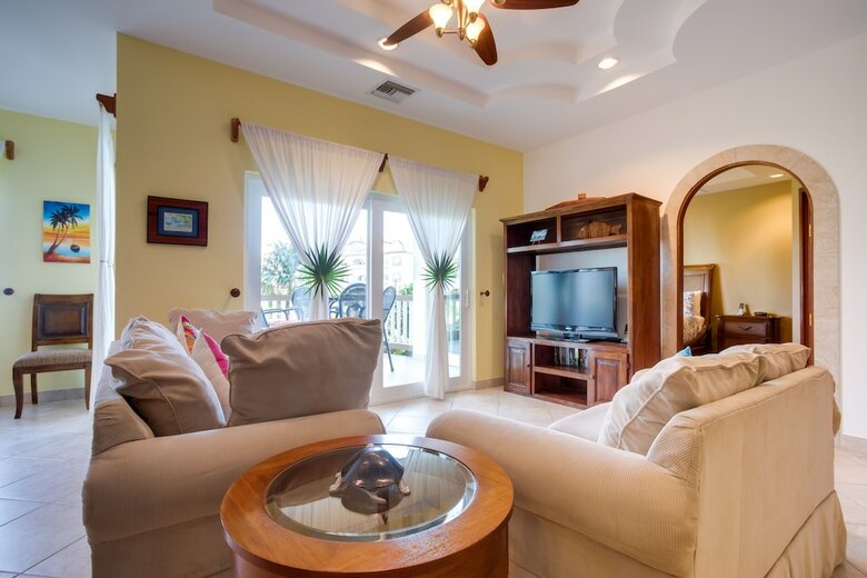 Grand Caribe Belize