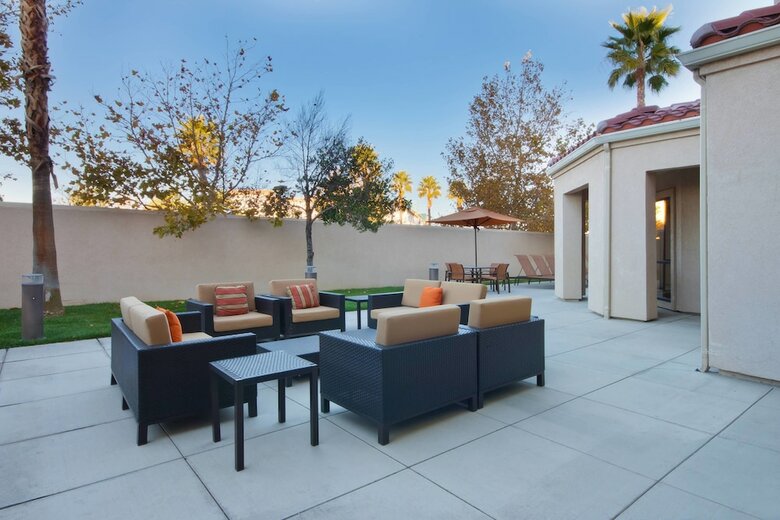 Hotel Courtyard Palmdale