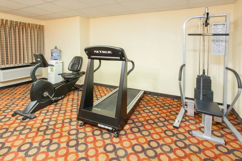 Hotel Ramada By Wyndham Bolingbrook