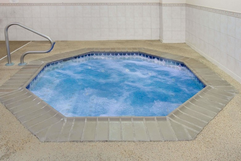 Hotel Ramada By Wyndham Bolingbrook