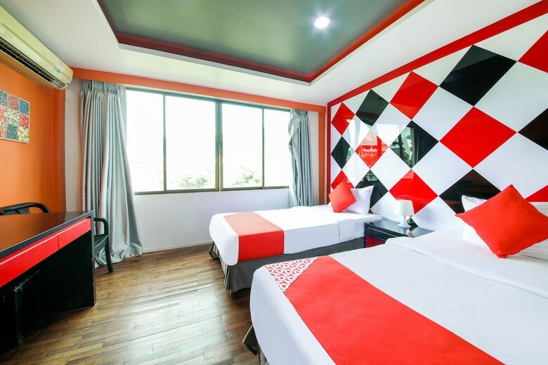 Oyo 138 The Chilli Salza Patong Hotel