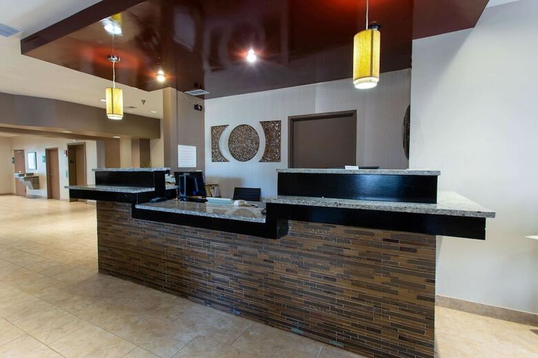 Hotel Ramada By Wyndham Glendale Heights/lombard