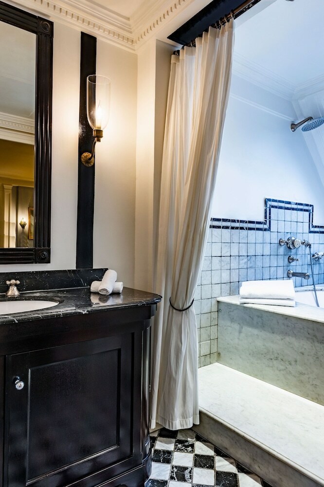 Le Dokhan's, A Tribute Portfolio Hotel, Paris