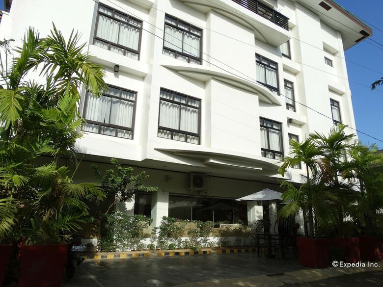 Hotel Ipil Suites Puerto Princesa
