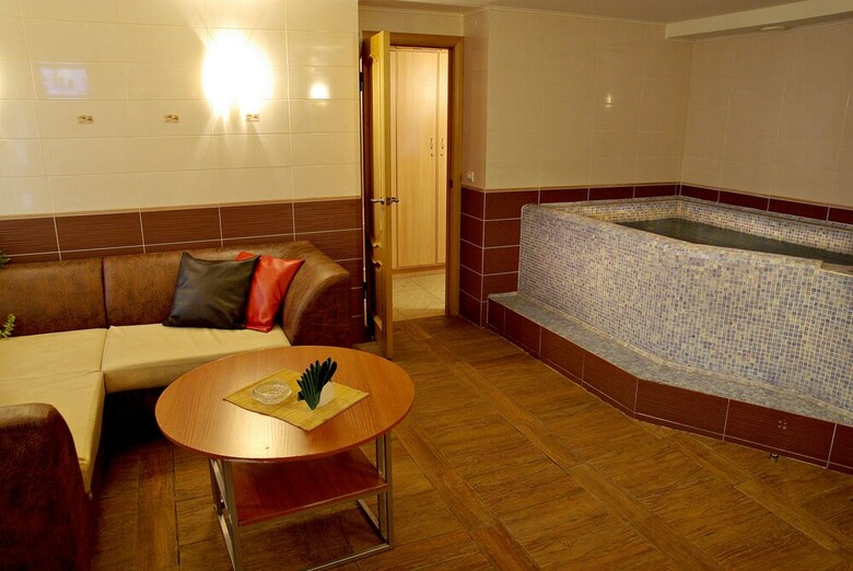 Ladoga Hotel