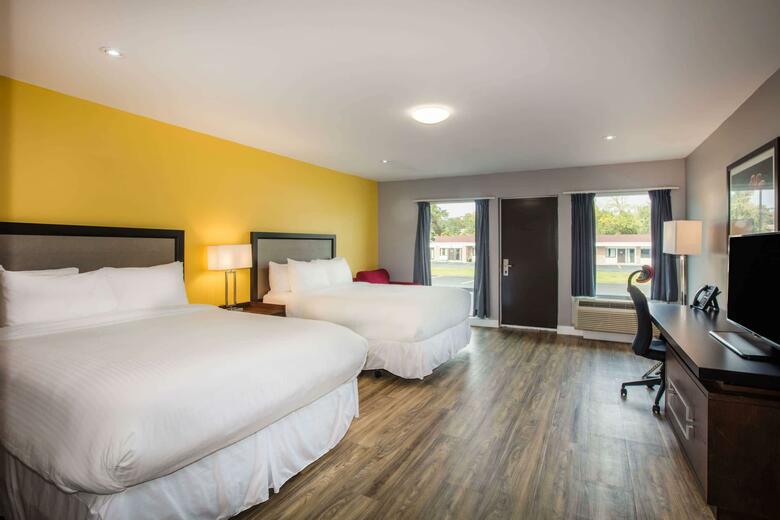 Hotel Ramada By Wyndham Jacksons Point