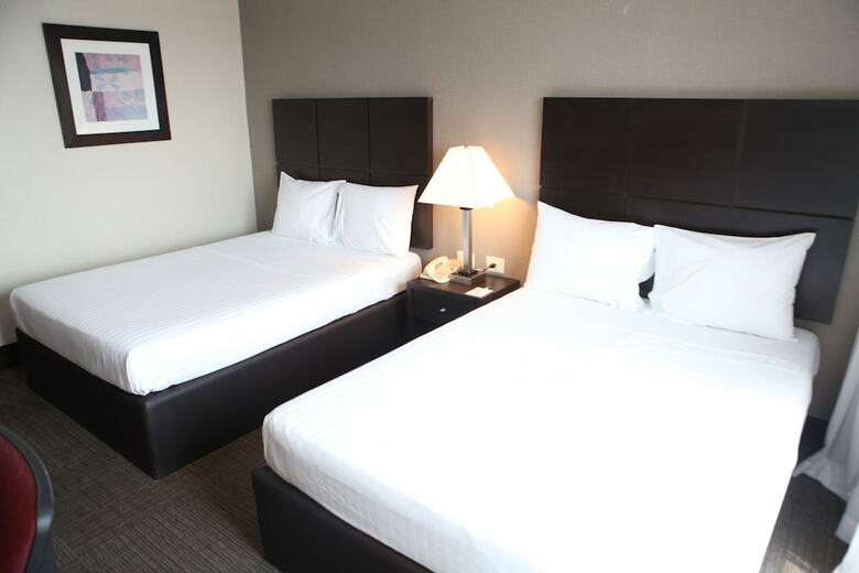 Everest Hotel