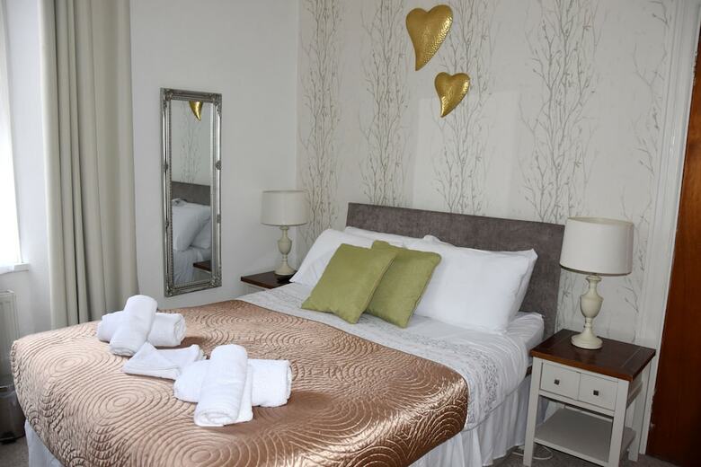 Hotel Spacious Central Cornish Townhouse