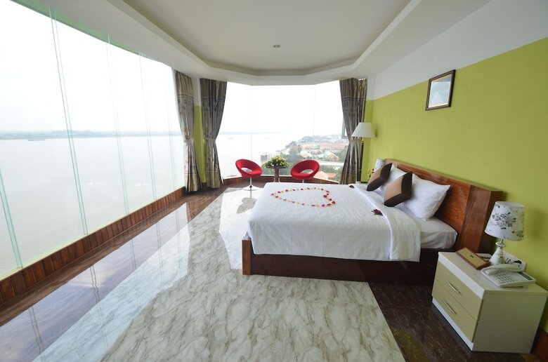 High Sky Hotel