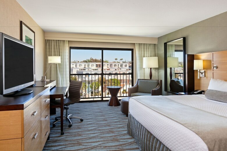 Hotel Crowne Plaza Redondo Beach And Marina