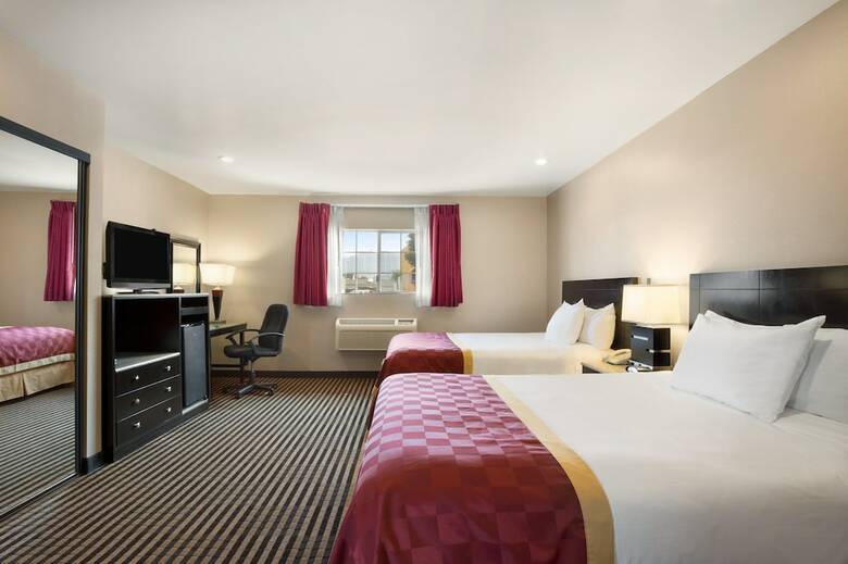Hotel Ramada By Wyndham Marina Del Rey