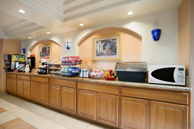 Hotel Ramada By Wyndham Marina Del Rey
