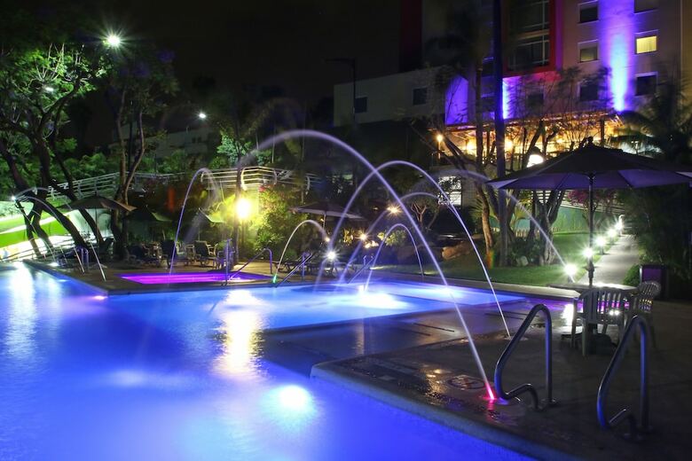 Holiday Inn Express Hotel & Suites Cuernavaca