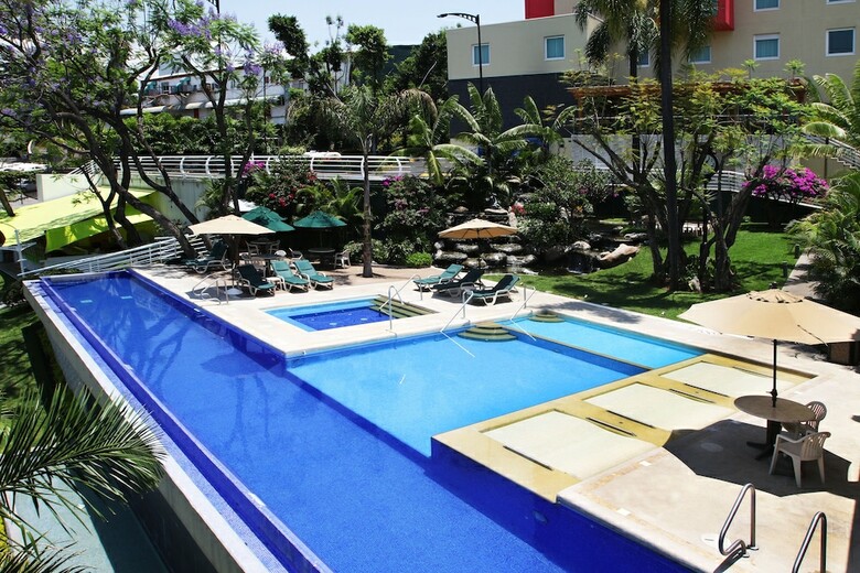 Holiday Inn Express Hotel & Suites Cuernavaca