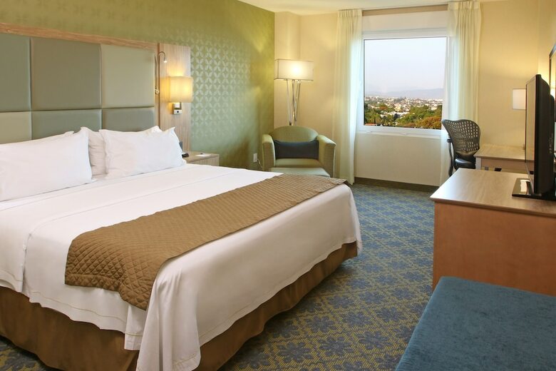 Holiday Inn Express Hotel & Suites Cuernavaca