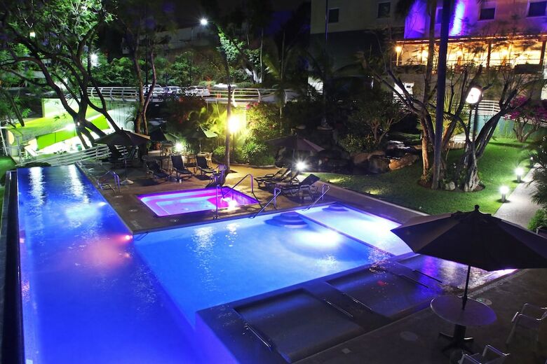 Holiday Inn Express Hotel & Suites Cuernavaca