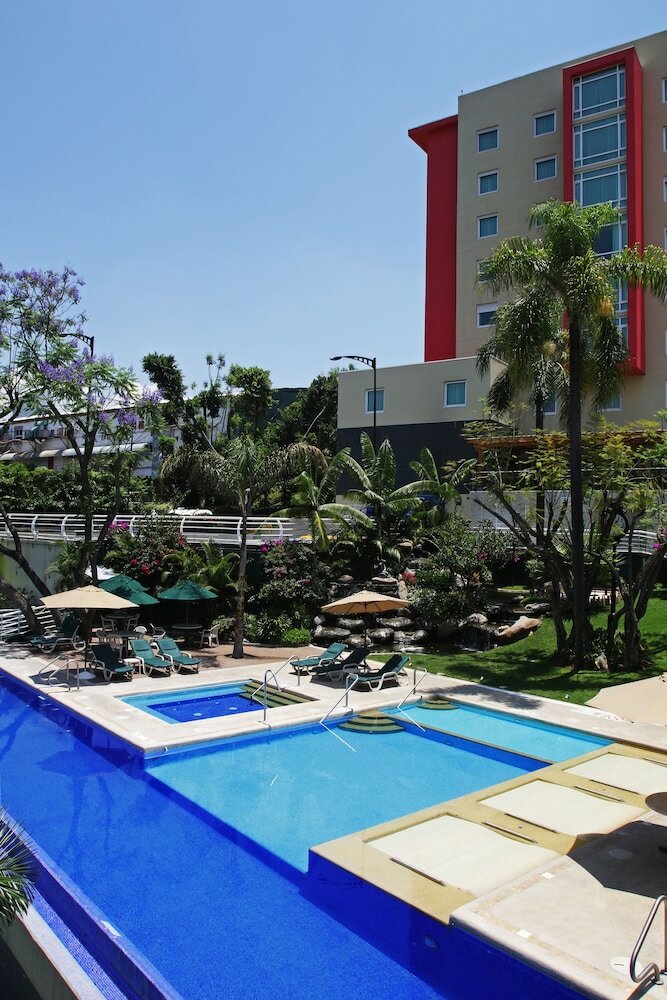 Holiday Inn Express Hotel & Suites Cuernavaca