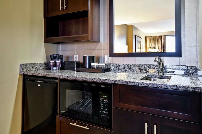 Hotel Embassy Suites Springfield