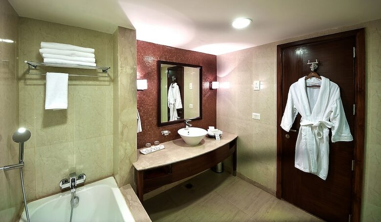 The Golden Plaza Hotel & Spa