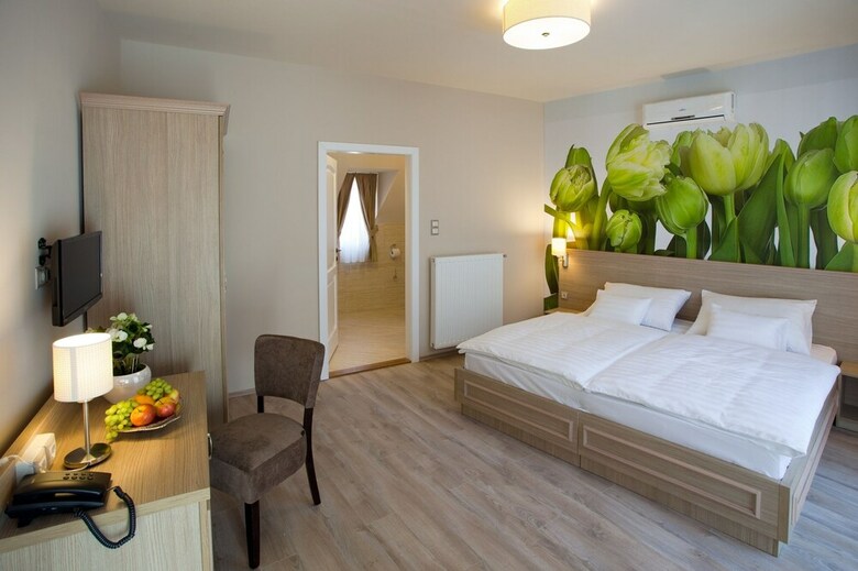 Barokk Hotel Promen�d Gyor