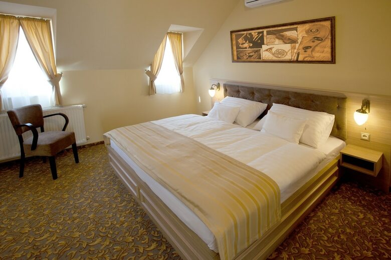 Barokk Hotel Promen�d Gyor