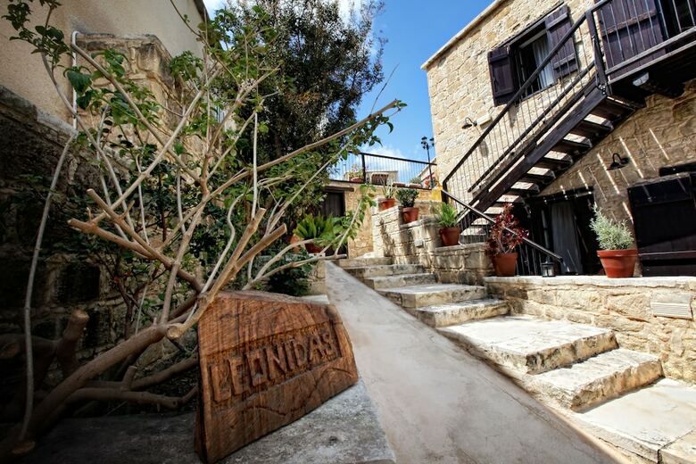 Apartamentos Leonidas Village Houses