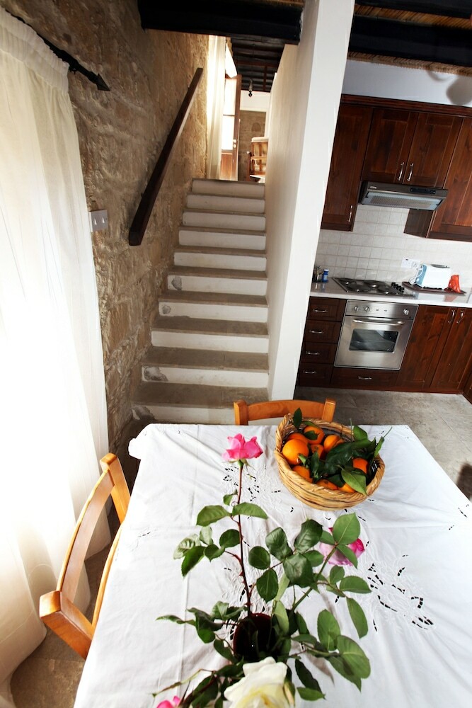 Apartamentos Leonidas Village Houses