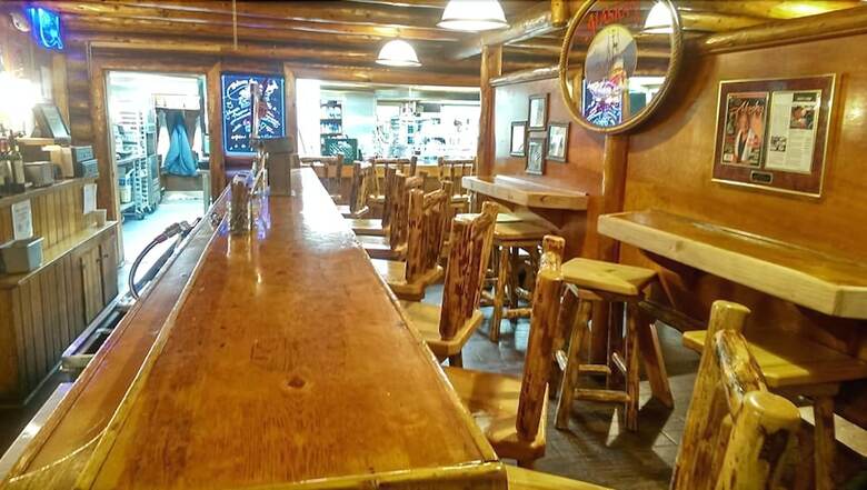 Cabana Gwin's Lodge & Roadhouse Est. 1952