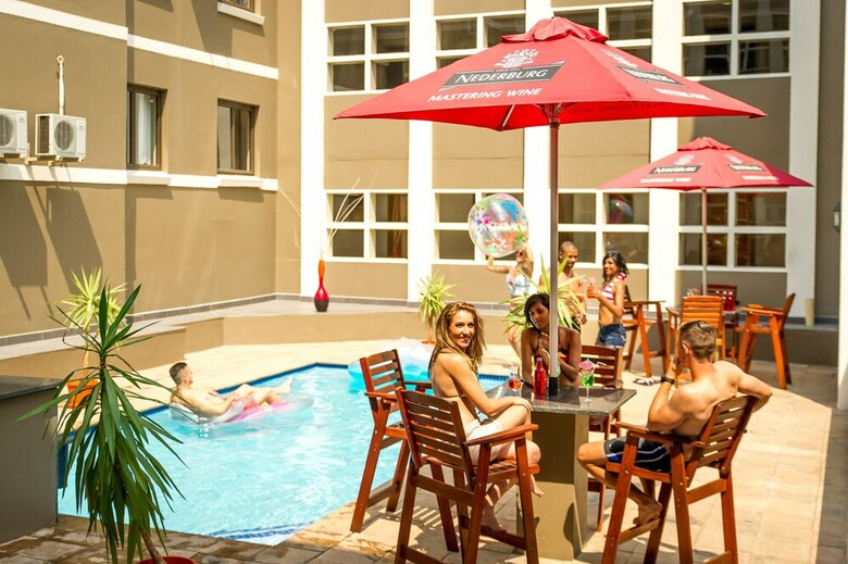 Sierra Square Hotel