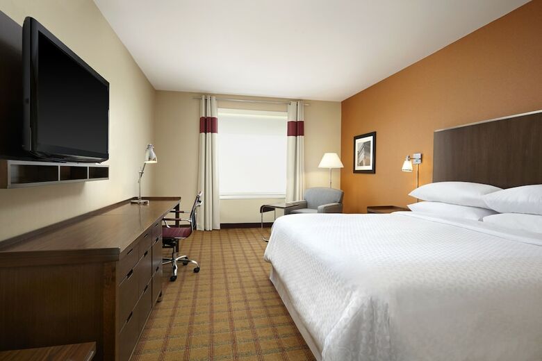 Hotel Four Points By Sheraton Edmonton International Airport