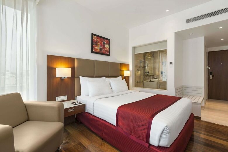 Hotel Ramada Encore By Wyndham Bangalore Domlur