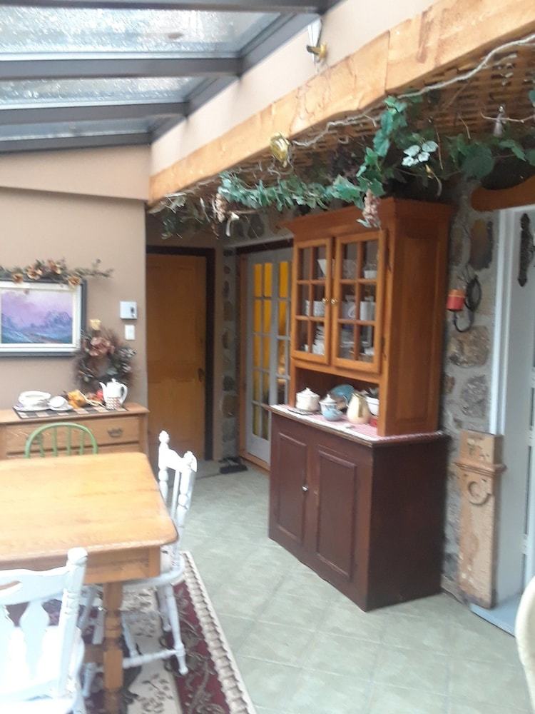 Auberge Bonne Nuit-bonjour Bed & Breakfast