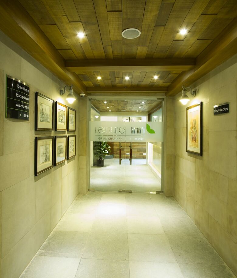 Hotel Leisure Inn Grand Chanakya