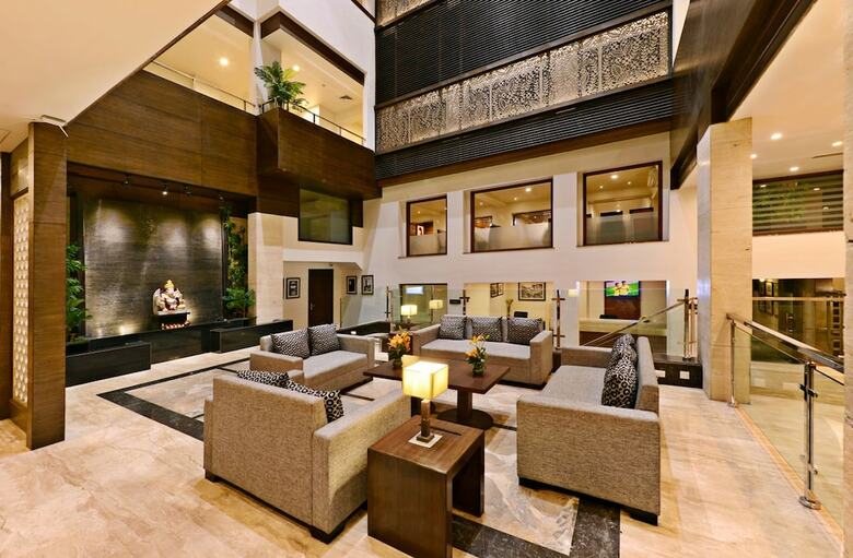 Hotel Leisure Inn Grand Chanakya