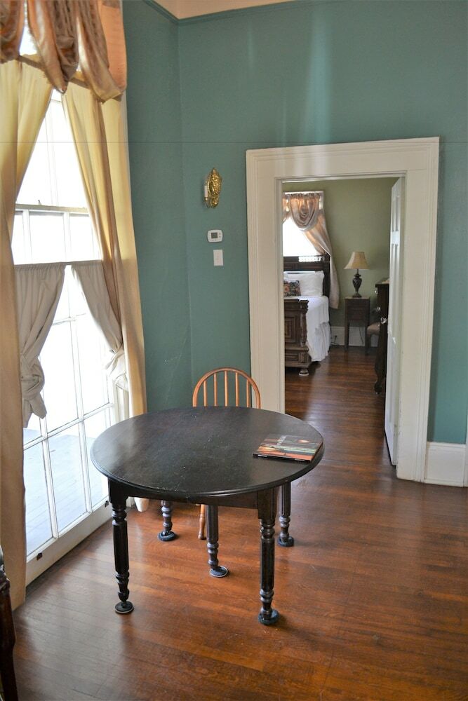Bed & Breakfast Degas House