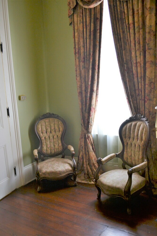 Bed & Breakfast Degas House