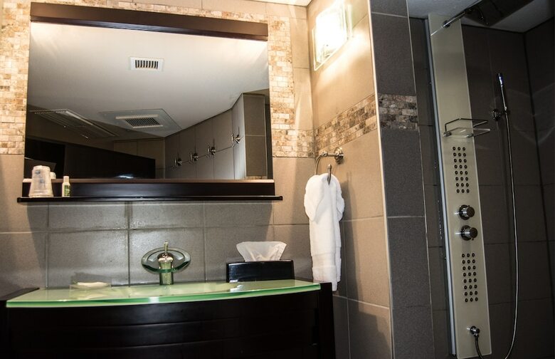 Hotel Clarion Inn Lakeside & Conference Centre