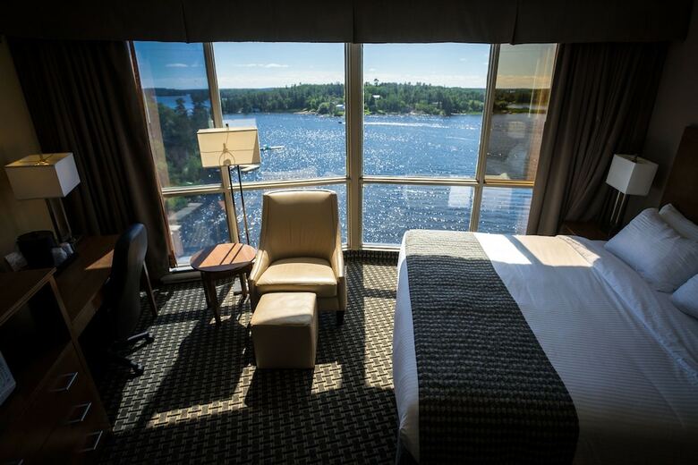 Hotel Clarion Inn Lakeside & Conference Centre