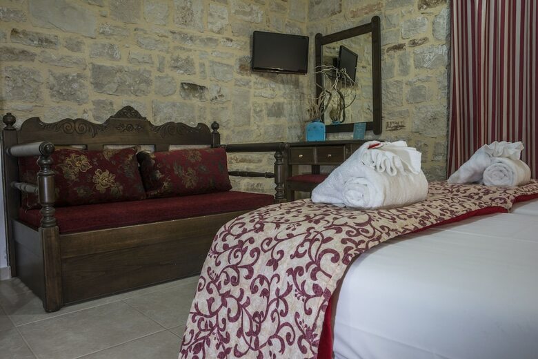 Porto Kalyves Seaside Apartments