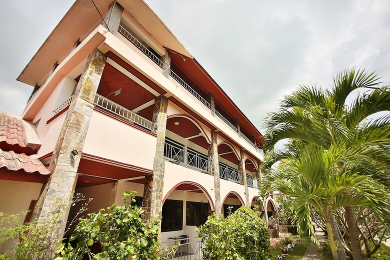 Lotus Friendly Hotel