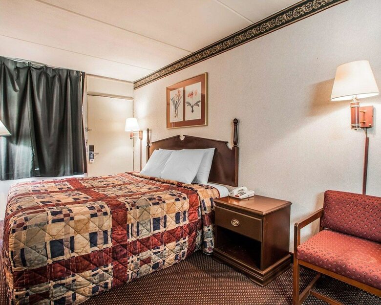 Hotel Rodeway Inn