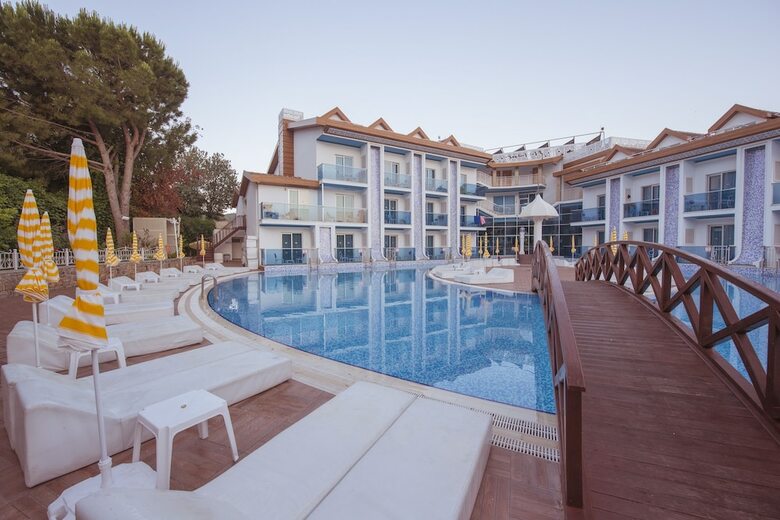 Ocean Blue High Class Hotel