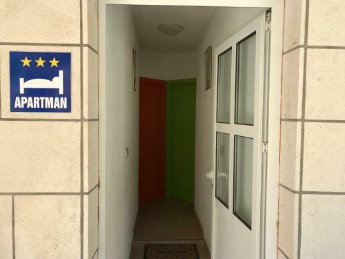 Divna Apartments And Rooms