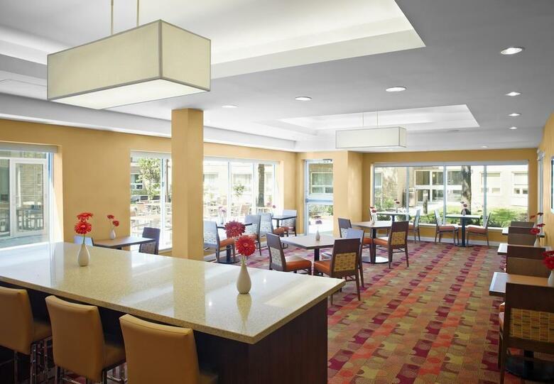 Hotel Towneplace Suites By Marriott Mississauga-arpt Corp Ctr