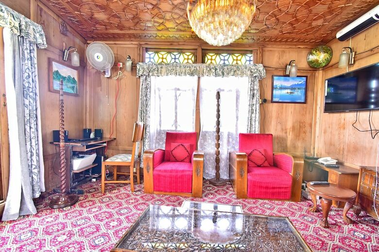 Hotel Houseboat Zaindari Palace
