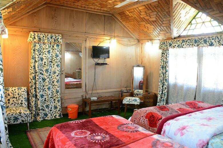 Hotel Houseboat Zaindari Palace