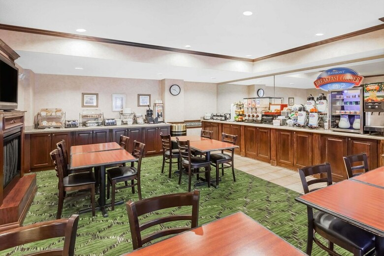 Hotel Baymont By Wyndham Grand Rapids N/walker