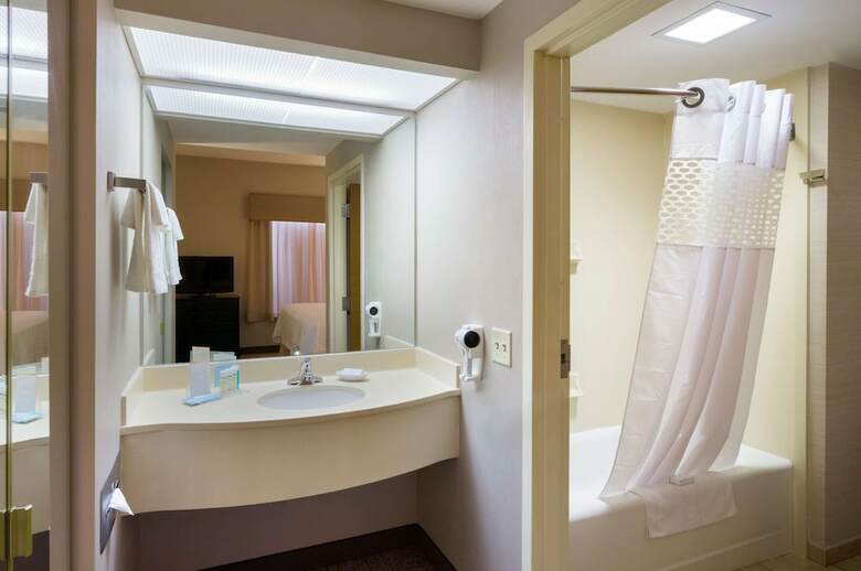 Hotel Hampton Inn & Suites State College At Williamsburg Square