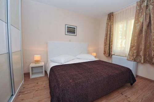 Aparthotel Lastura