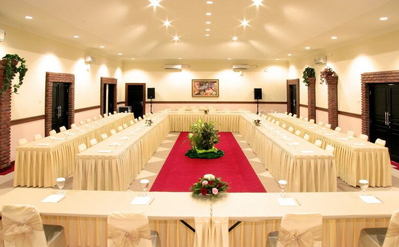 Maxi Hotel & Spa